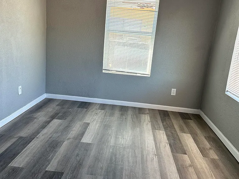 1009 S Lea Ave — Photo 10