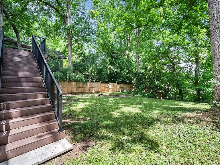 1126 Briarcliff Pl NE #1 — Photo 13