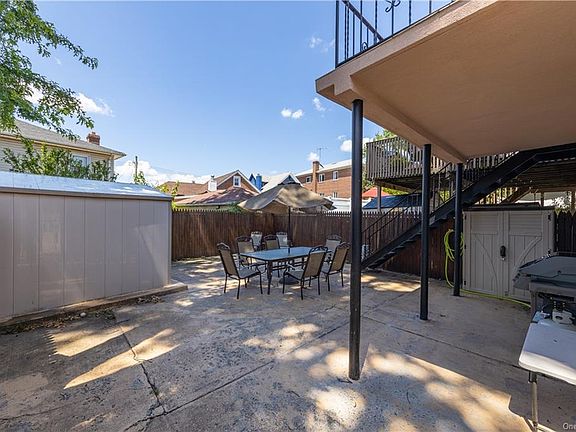5th image of 1153 Vincent Ave
