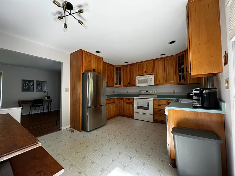 356 Shady Ln — Photo 10