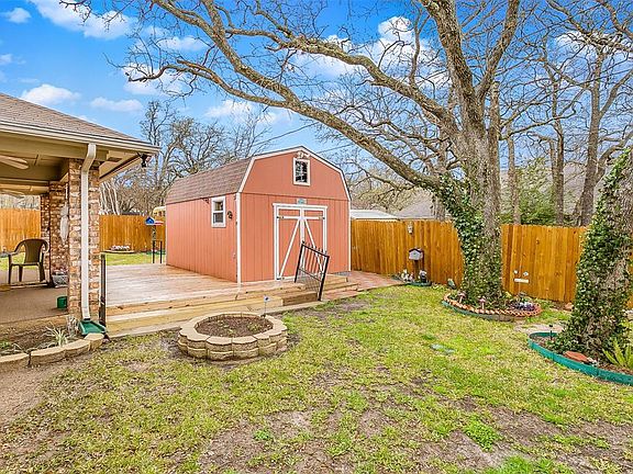 4th image of 109 Shady Oaks Dr