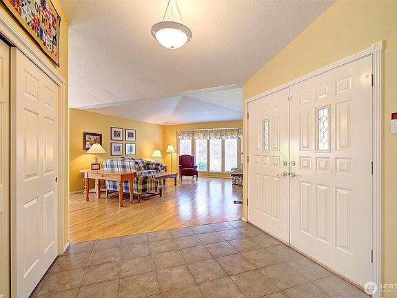 2nd image of 12522 NE Riley Court