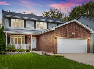 436 Lindley Ave, Westmont, IL 60559
