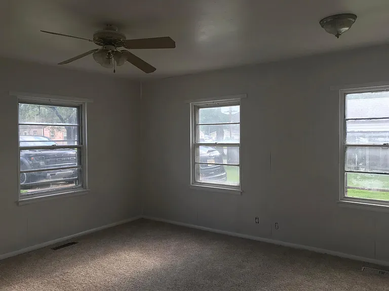 1430 E Denver Dr — Photo 15