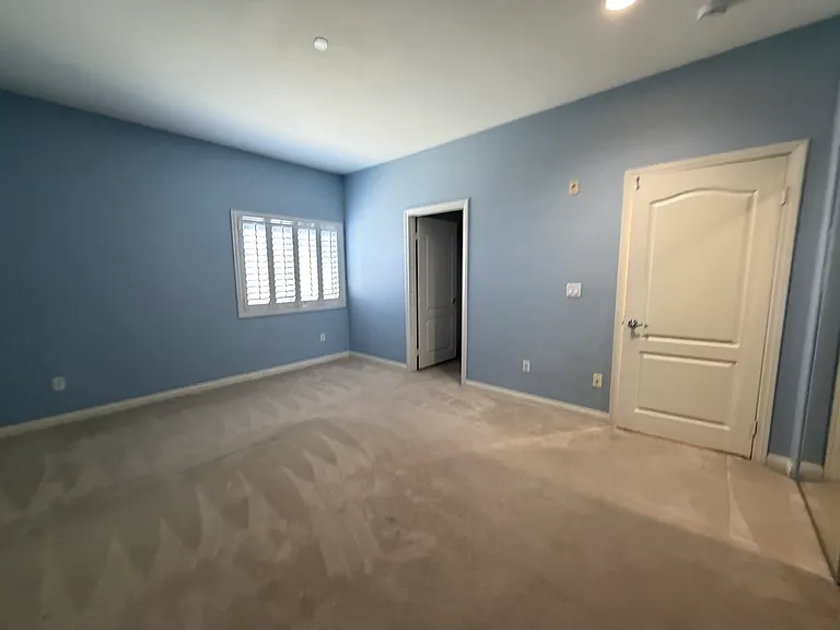 423 E Providencia Ave #105 — Photo 9