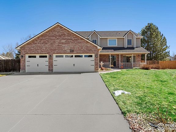 2nd image of 2420 Willow Ln