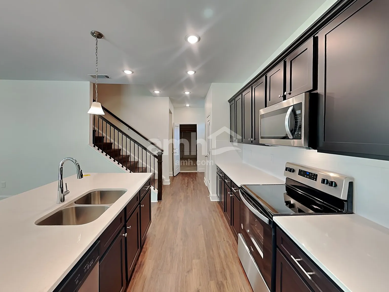 5 bed, 3.0 bath, 2513 sqft, $2,835 — Photo 4