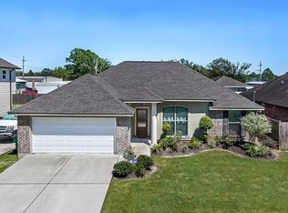 724 Oak St, Saint Rose, LA 70087