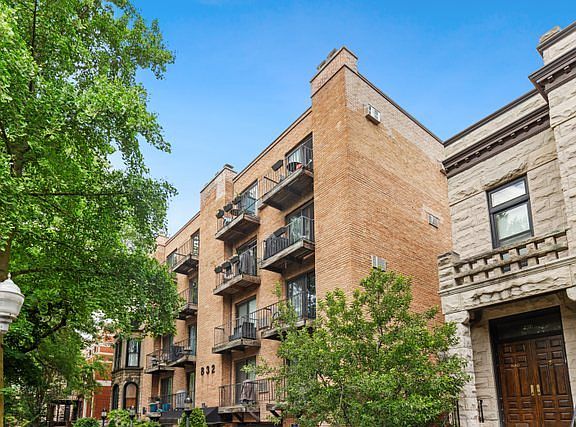 2nd image of 832 W Oakdale Ave APT 1G