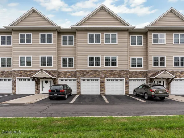 10302 Admiral's Walk Drive, Cohoes, NY 12047