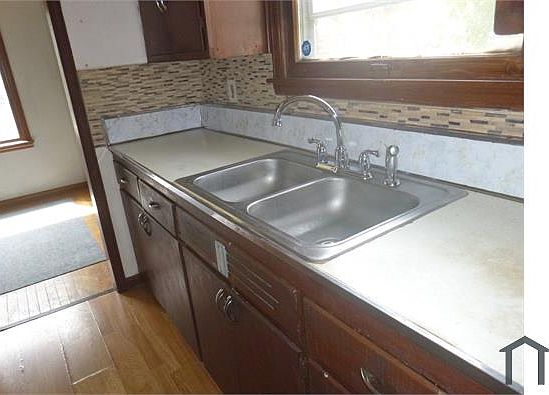 3rd image of 19514 Fielding St