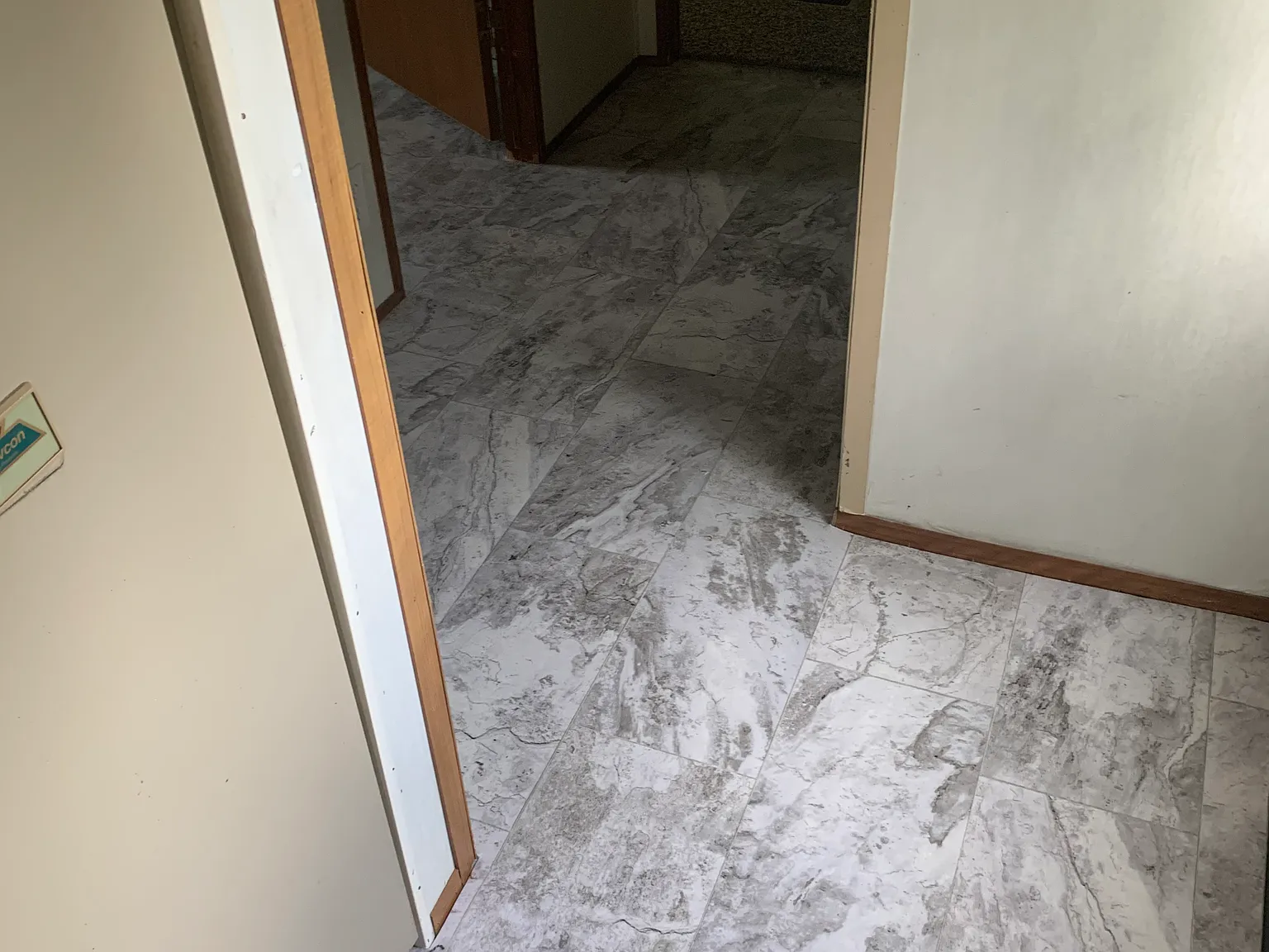 2 bed, 700 sqft, $650 — Photo 2