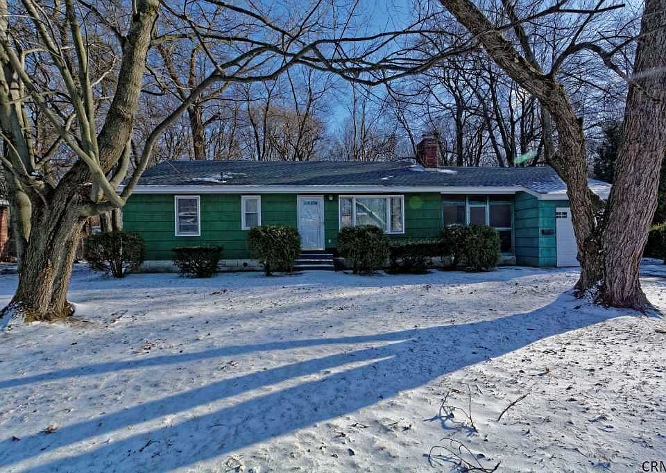 1st image of 57 Parkwood Dr