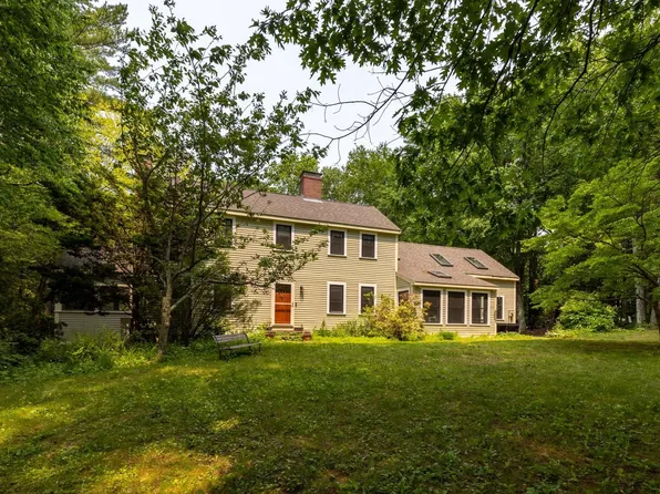 13 Riverwood Road, Kingston, NH 03848
