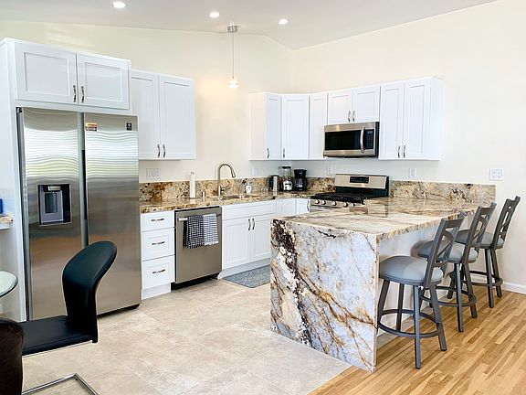 3rd image of 7680 La Jolla Blvd #7674