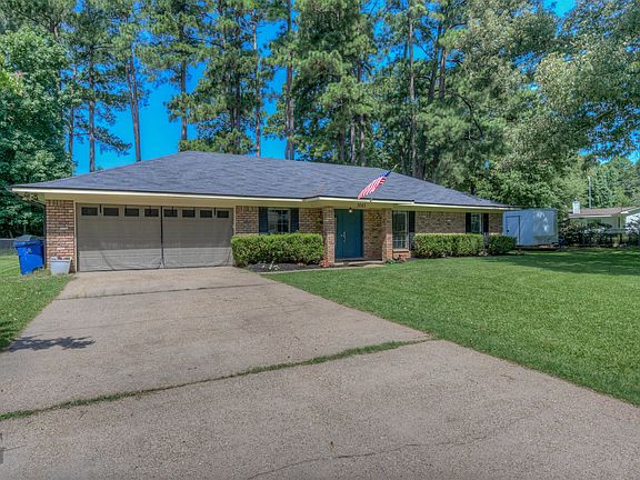 3rd image of 3063 Hayes Dr