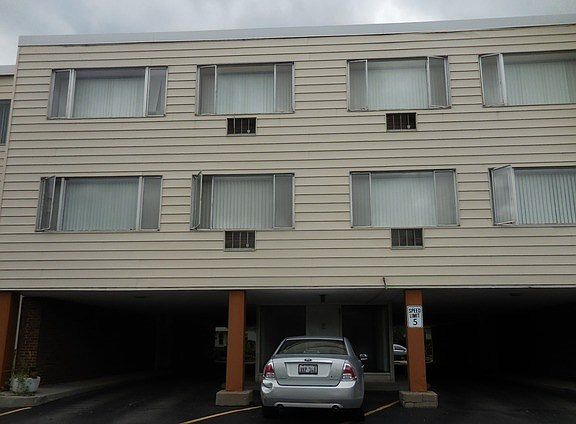 3rd image of 1139 Leavitt Ave