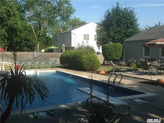 2nd image of 5 Elkin Dr