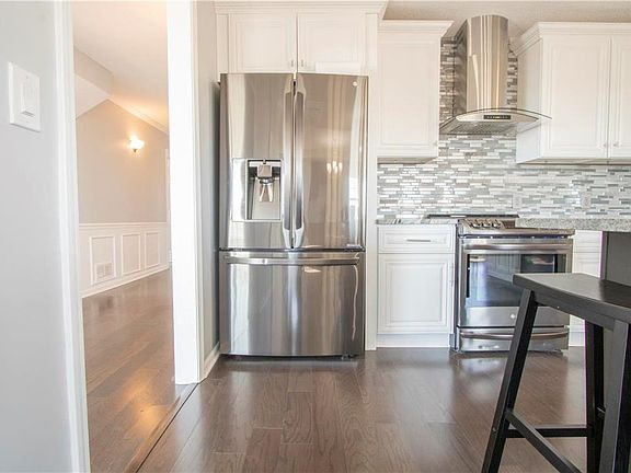 5th image of 24620 187th St