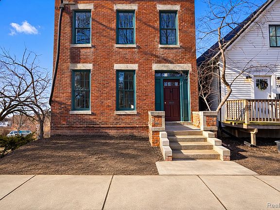 4th image of 1356 Labrosse St