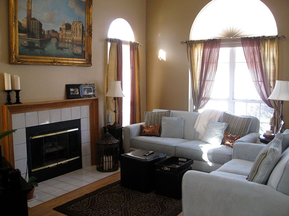 1st image of 568 Woodcrest Dr