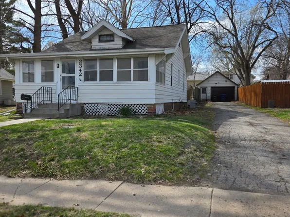 2342 York St, Des Moines, IA 50316