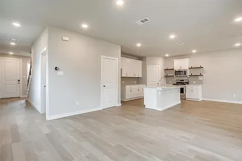 4532 Hogans Alley Dr — Photo 7