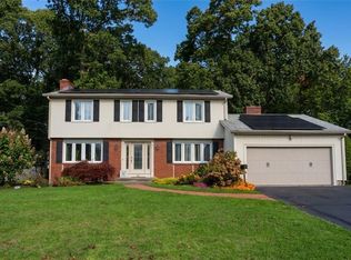 42 Tanglewood Dr E, Riverside, RI 02915