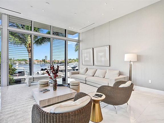 2nd image of 3750 Yacht Club Dr #Townhouse 1