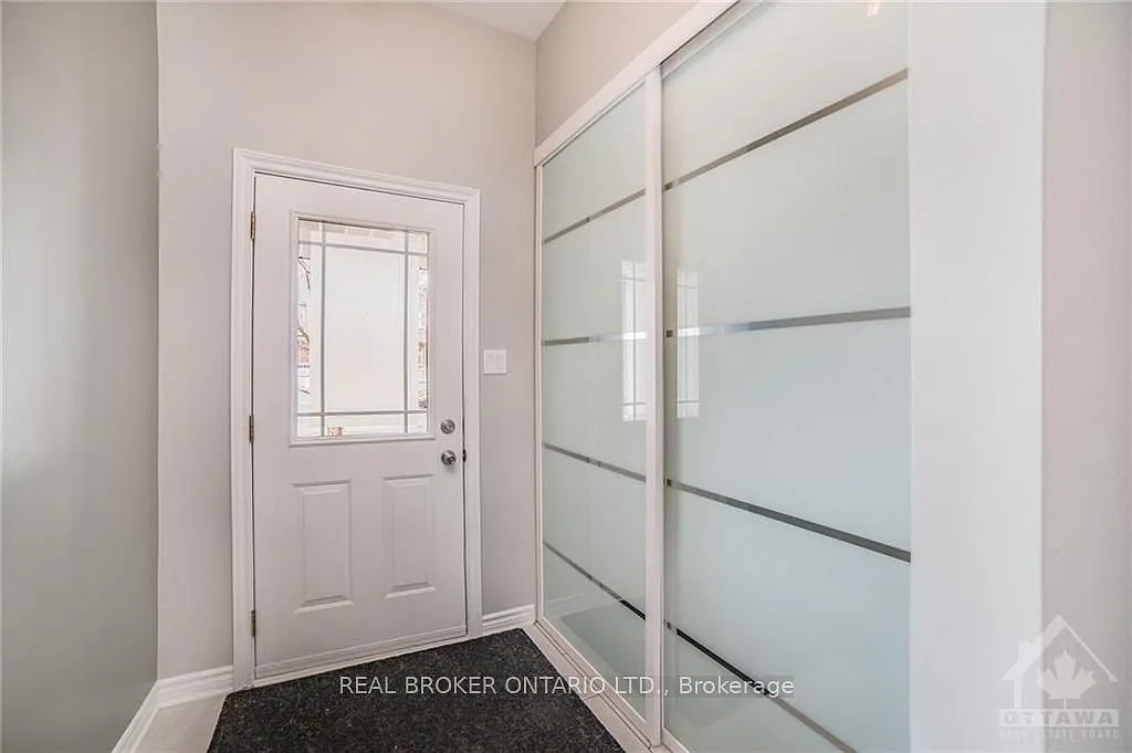 3 bed, $2,595 — Photo 4