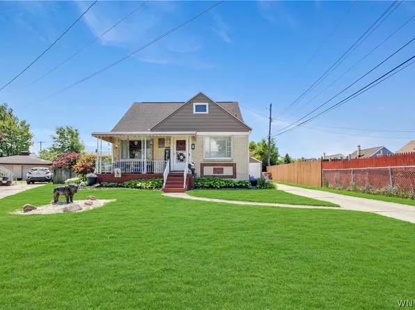 4 Amurra Ct, Cheektowaga, NY 14225
