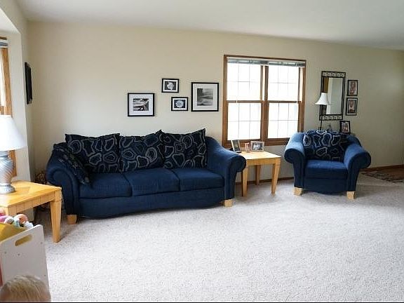 3rd image of 1323 Sunnydale Cir