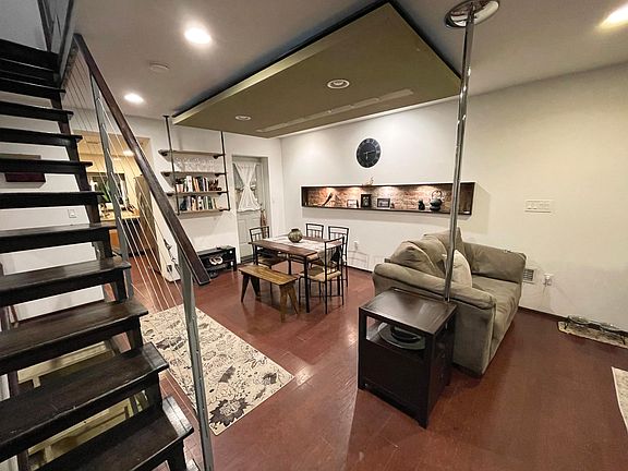 2nd image of 2658 Tulip St #736dyn16t