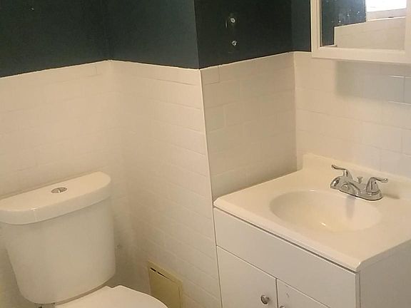 5th image of 2 Elinor Pl APT 2