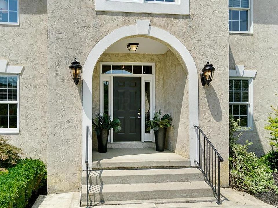 1st image of 3465 Foxcroft Dr