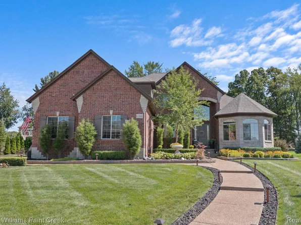 62446 Pond Dr, Washington, MI 48094