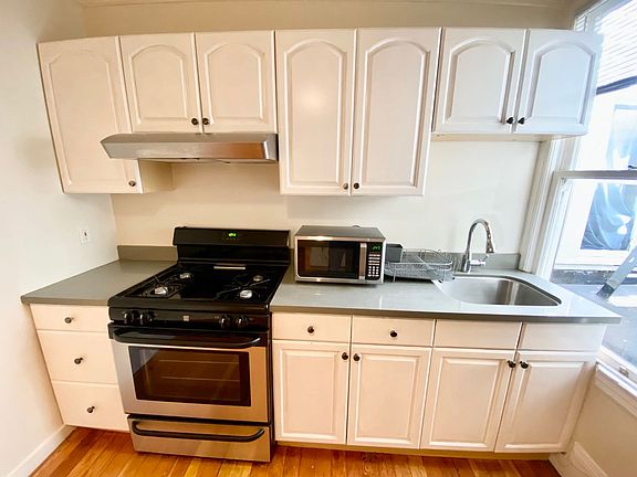 4th image of 220 6th St #25B