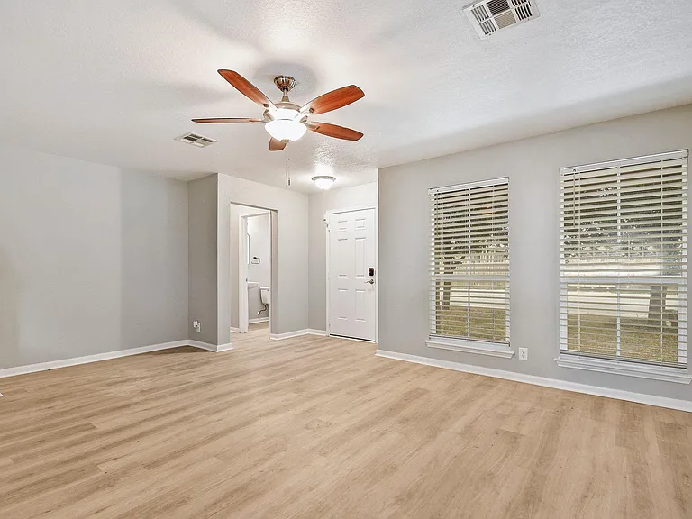 1030 Birdsong Ln — Photo 12