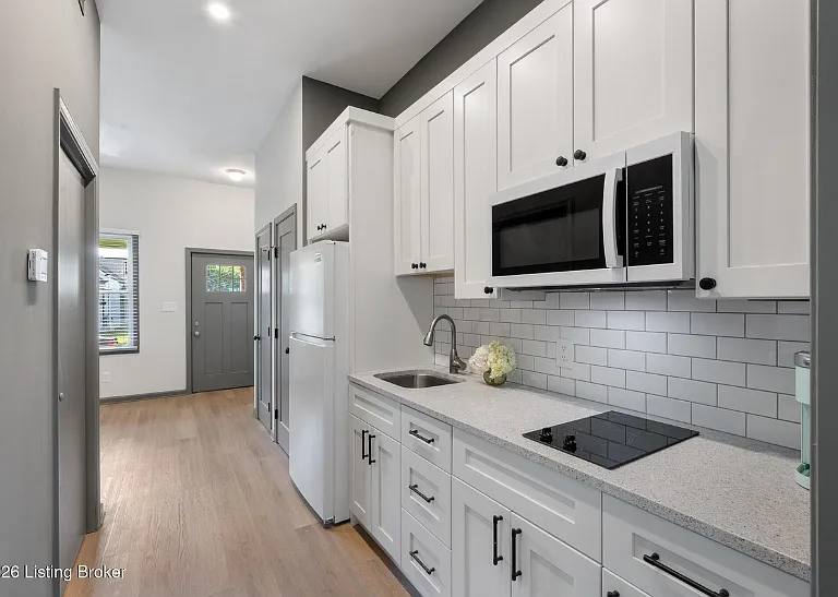 664 Lynn St #101 — Photo 6