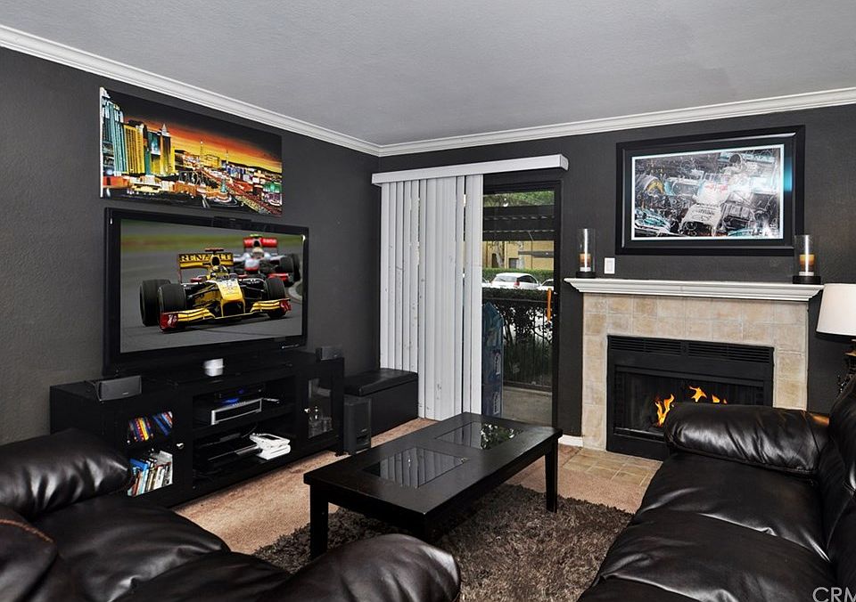 2nd image of 25621 Indian Hill Ln Unit E