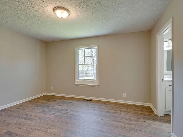 4908 Deerhaven Dr — Photo 15