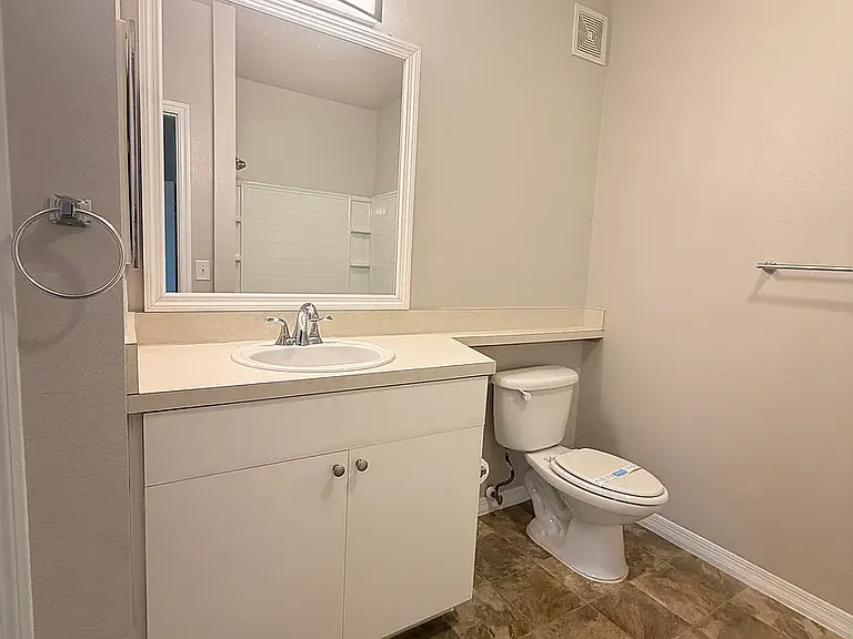 1429 Villa Capri Cir #201 — Photo 19