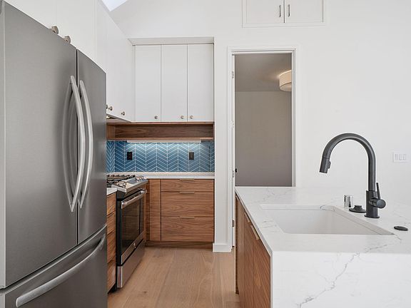 4th image of 25 Alvarado St