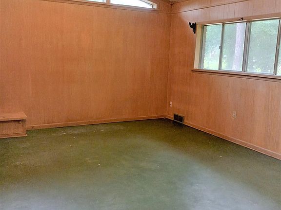 5th image of 1312 Alameda Dr