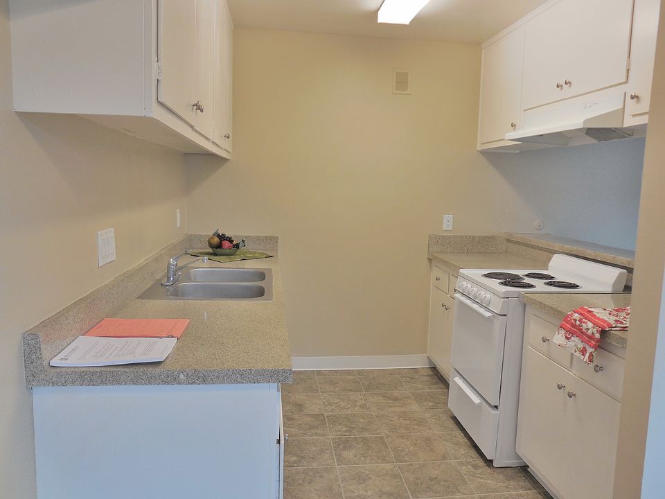 2nd image of 3316 W Carson St