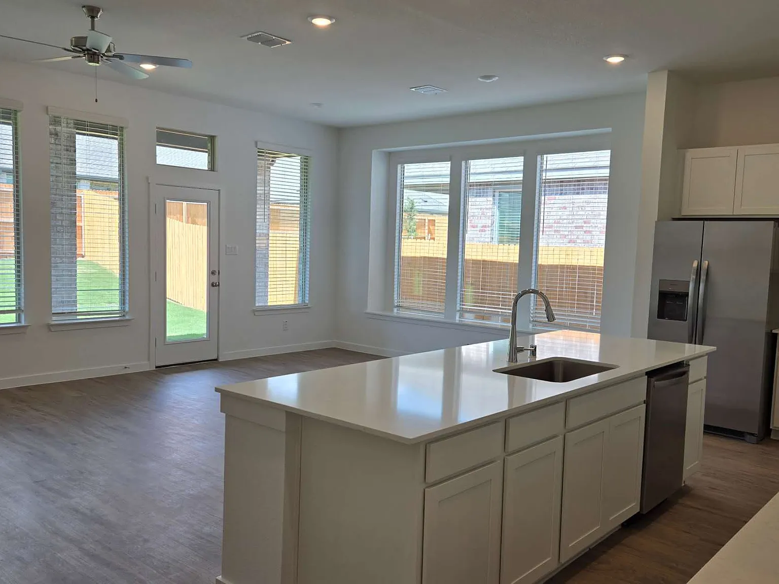 4 bed, 2177 sqft, $2,580 — Photo 3