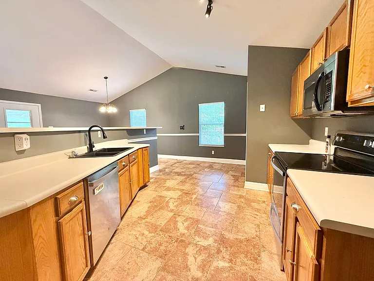 1105 Mercer Dr — Photo 10