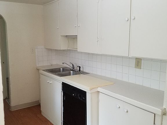 3rd image of 415 Atwood St