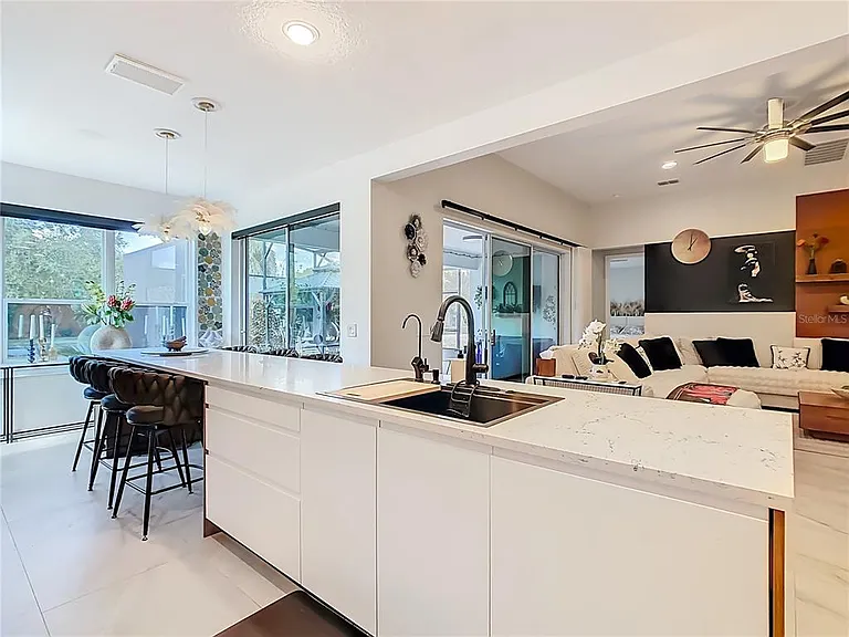 790 Carmel Ln — Photo 11