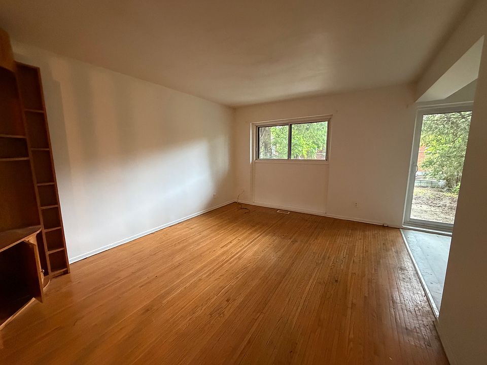 2nd image of 26 Glen Echo Dr #4